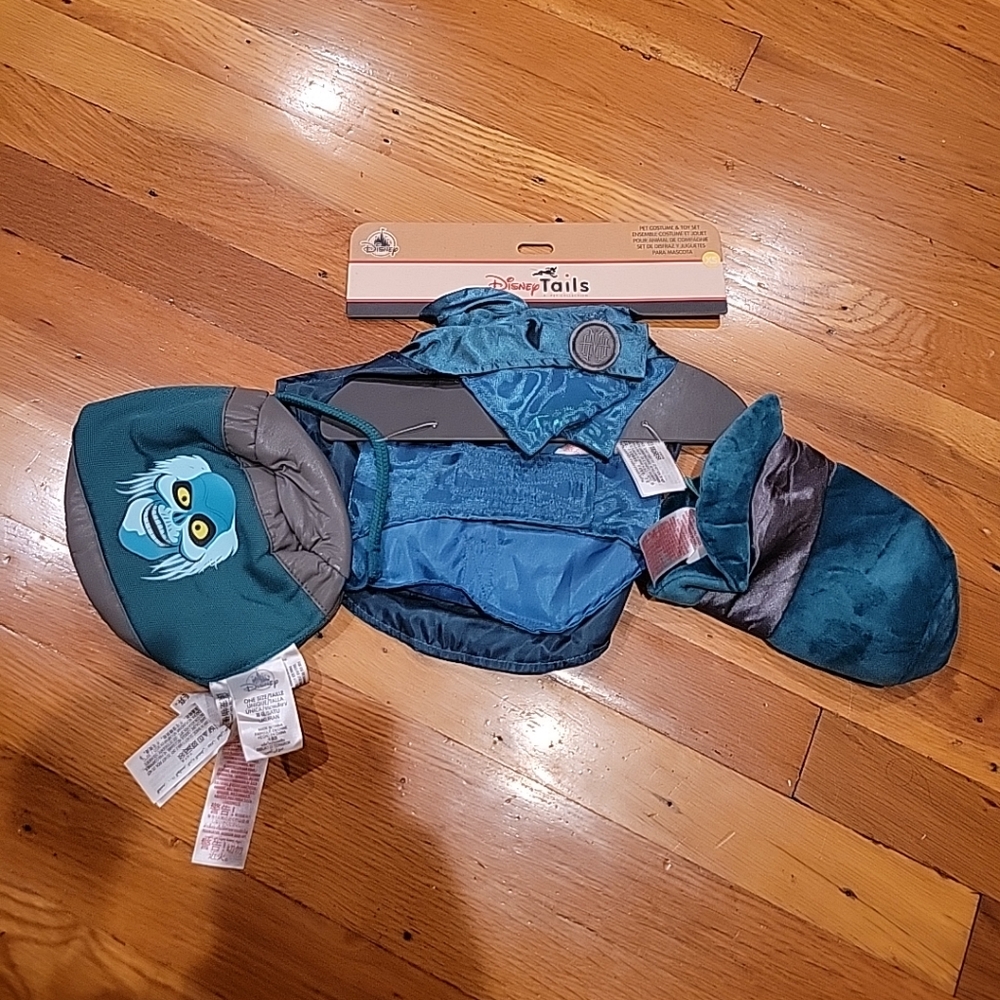 New with tag Disney Tails The Haunted Mansion Hatbox Ghost dog costume XS